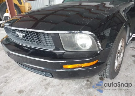 2007 Ford Mustang V6 Deluxe/V6 Premium z USA, uszkodzony, nr VIN 1ZVFT80N875287710
